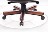 Кресло T-9923WALNUT/BLACK. Обивка - кожа, цвет черный. Деревянная крестовина. Механизм со смещенной осью качания с возможностью фиксации в нескольких положениях. Нагрузка до 200 кг